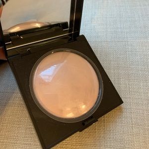 Laura Mercier Matte Radiance Powder